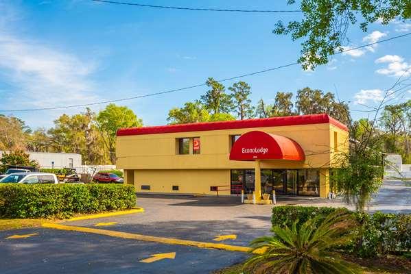 Econo Lodge University