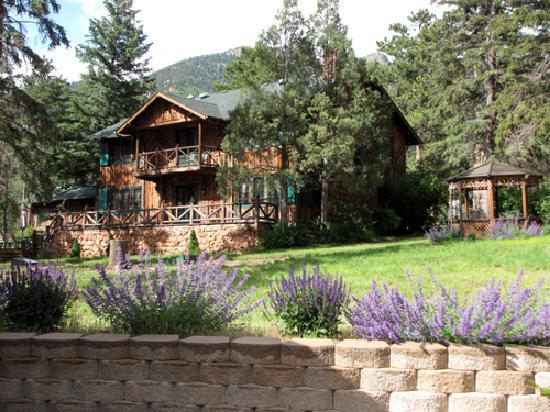 Rocky Mountain Lodge & Cabins