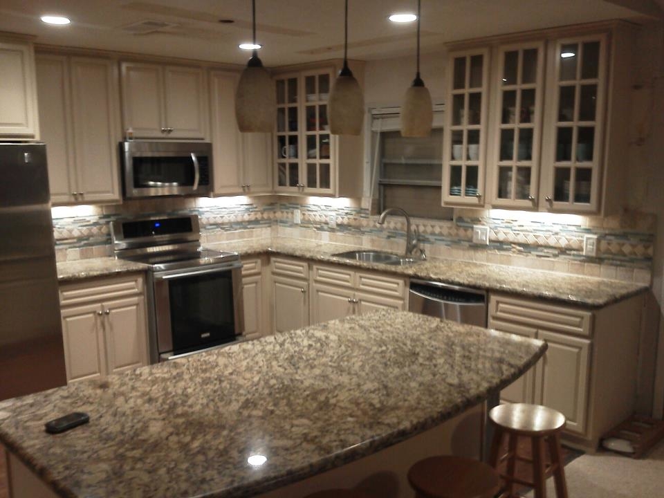 Backsplash and lighting