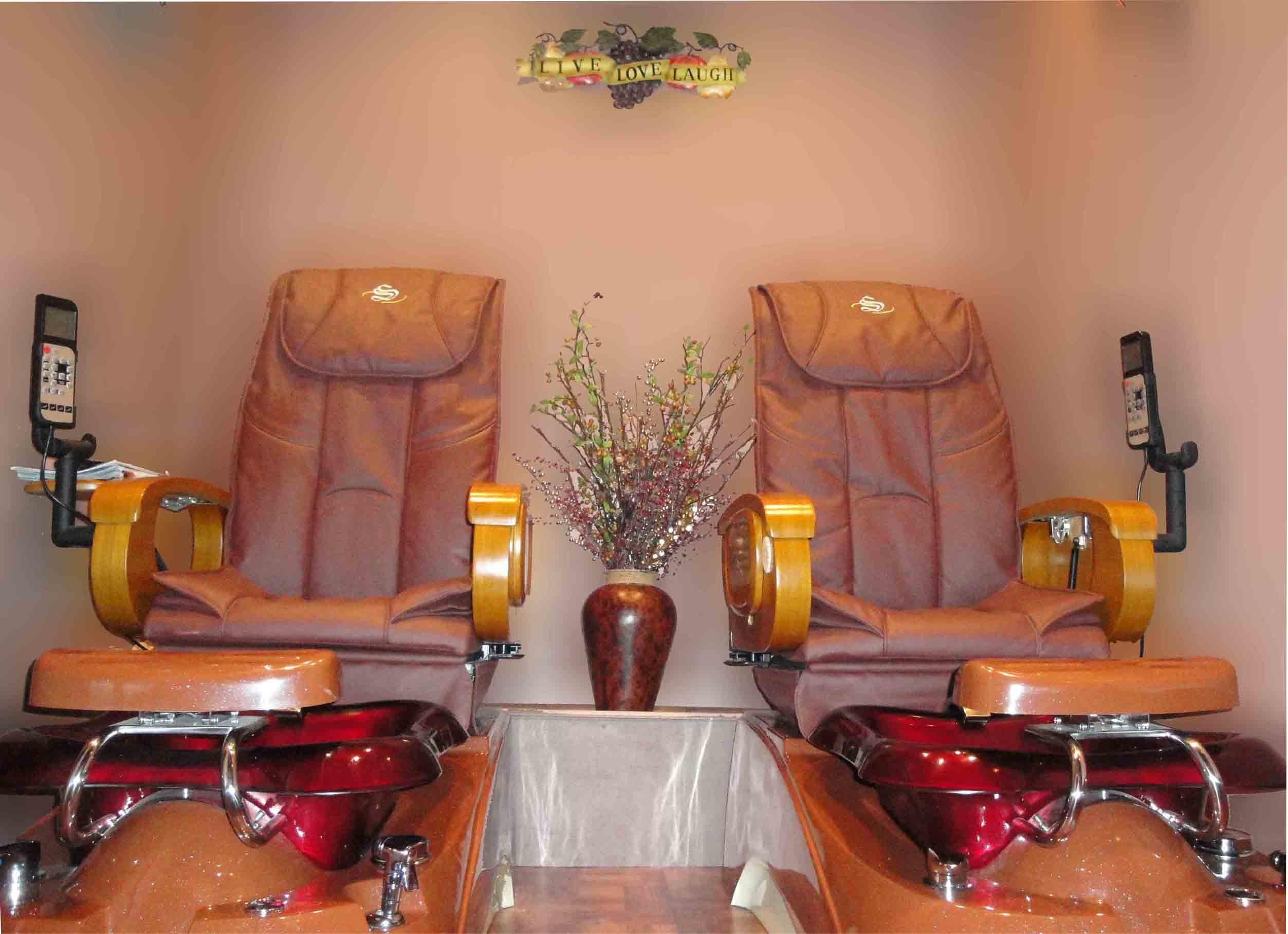 V NAILS & SPA