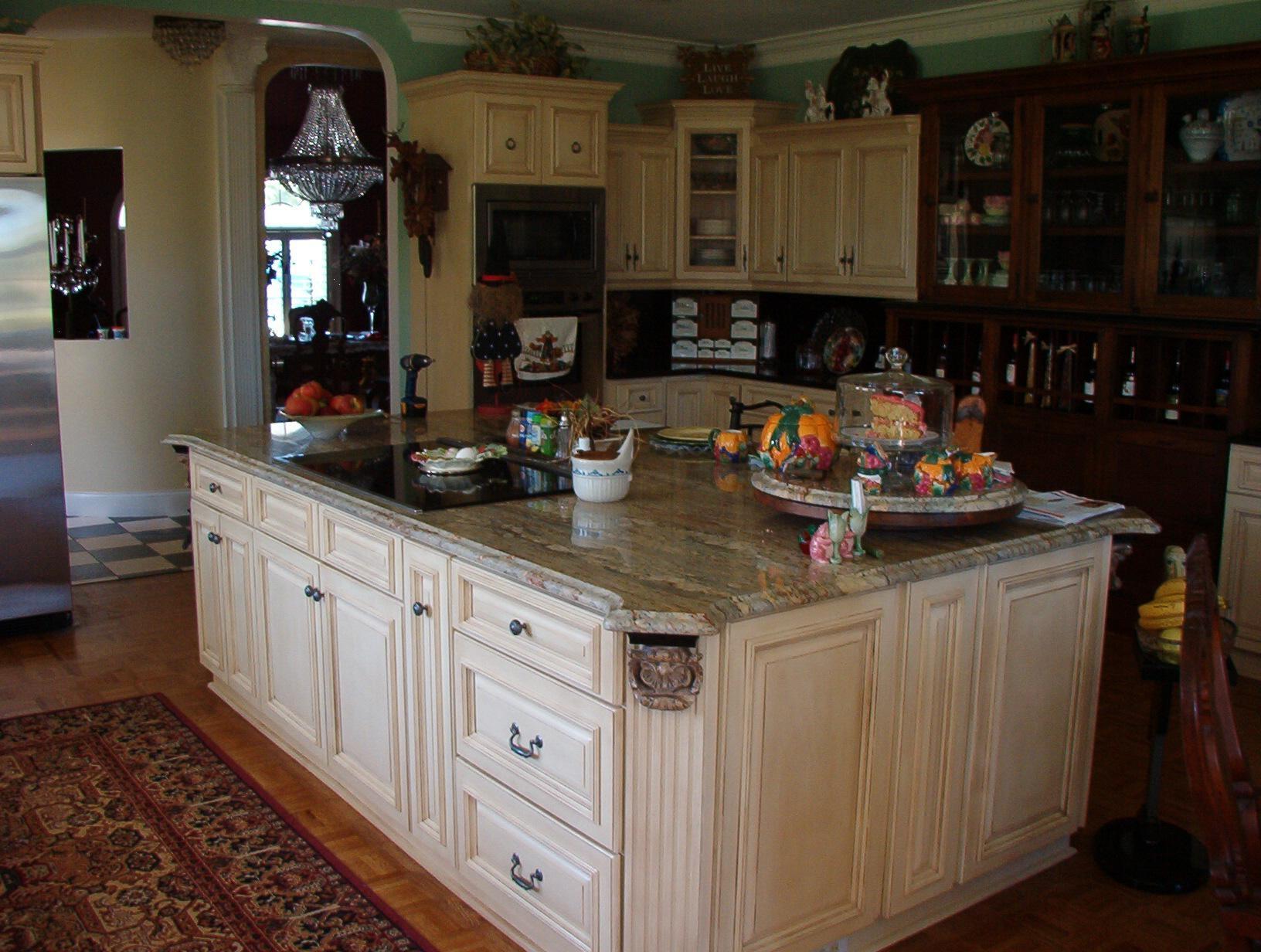 Custom Kitchen and Granite Top