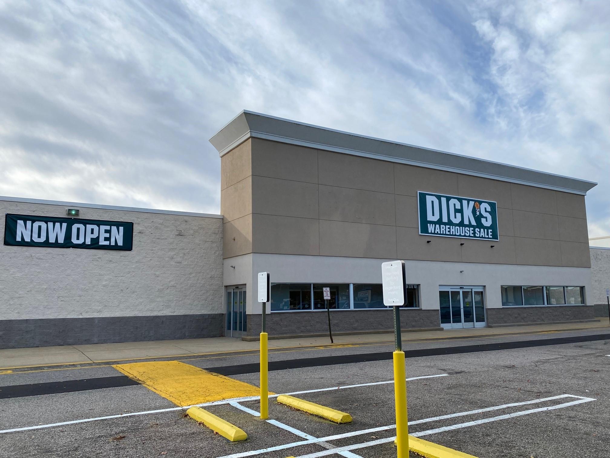 DICK'S Warehouse Sale