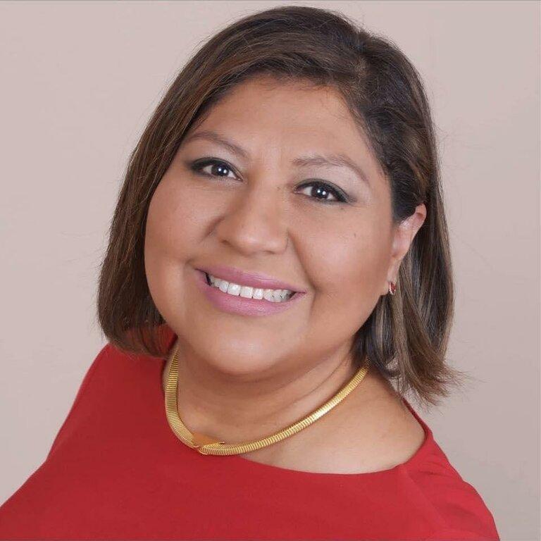 Azucena Garrett-Mendoza-Intuit Turbotax Verified Pro