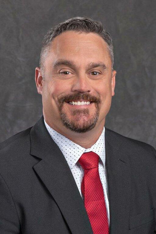 Edward Jones - Financial Advisor: Lance S Gary