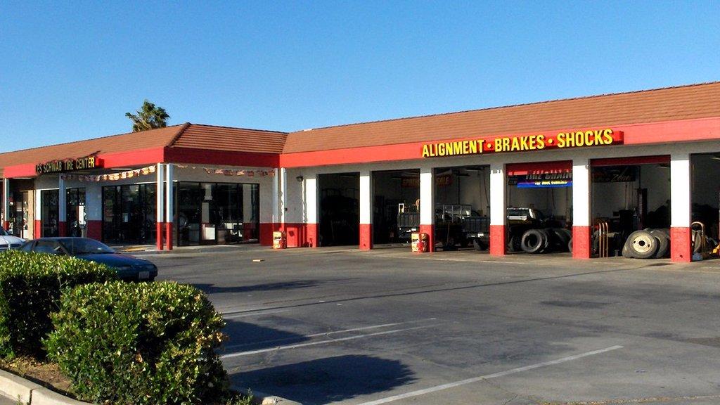 Les Schwab Tire Center