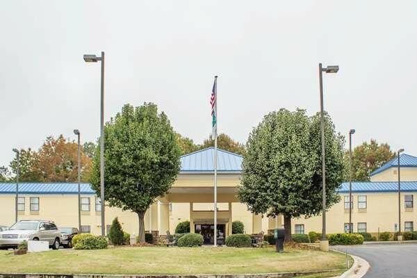 Econo Lodge Raleigh Near Walnut Creek Amphitheatre