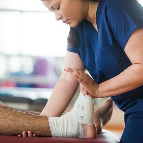 La Clinica SC Injury Specialists: Physical Therapy, Orthopedic & Pain Management