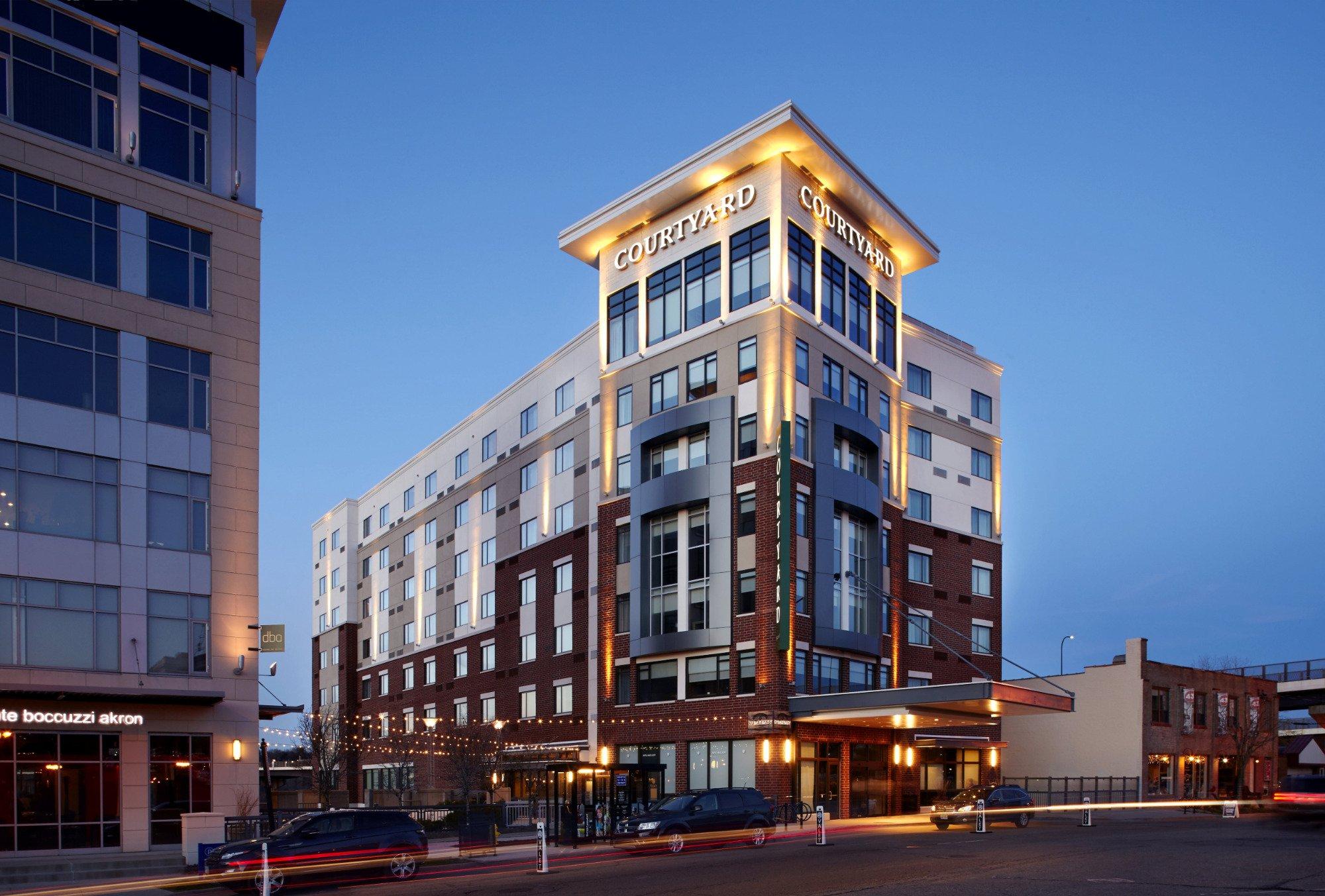 Courtyard By Marriott Akron Downtown