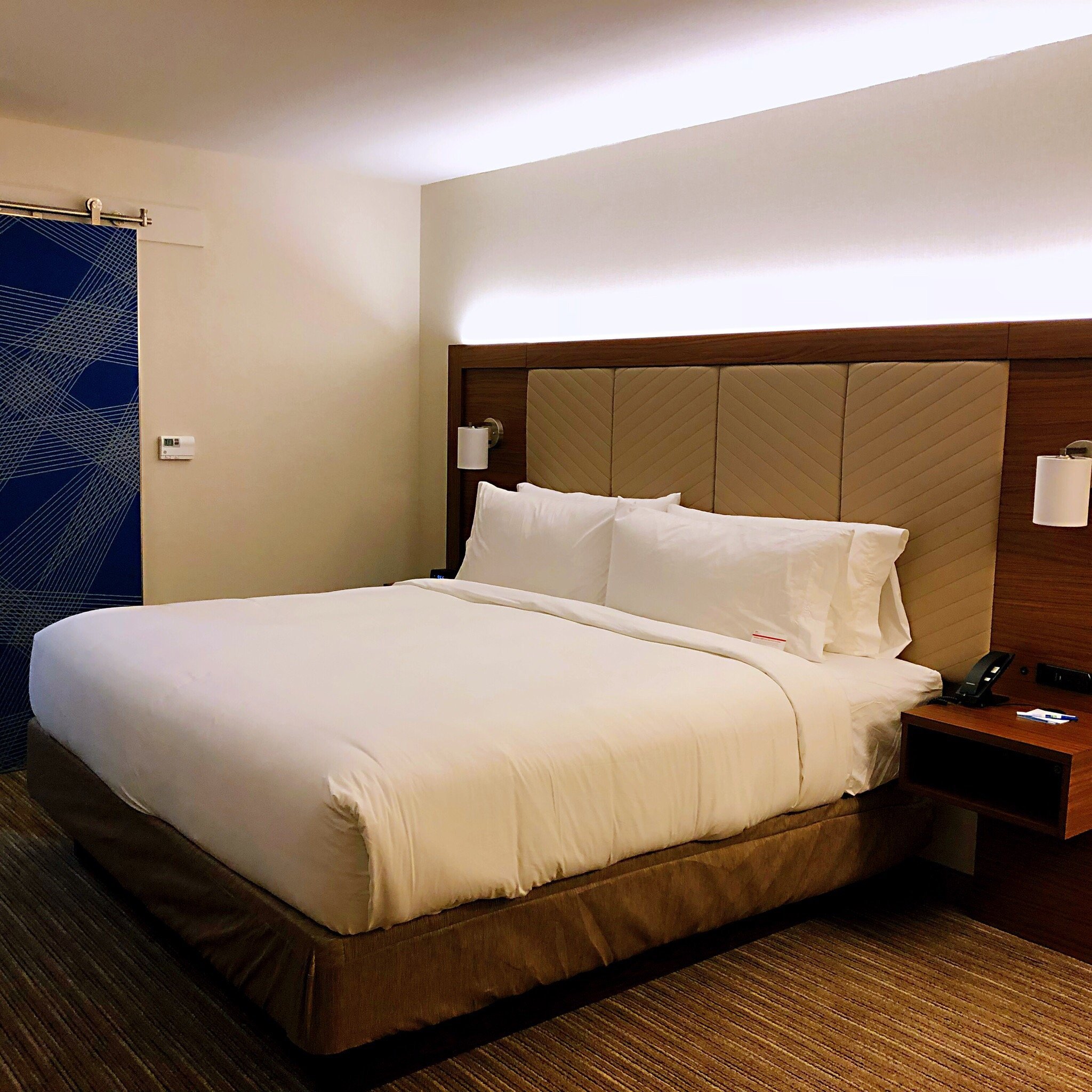 Holiday Inn Express & Suites Dallas North - Addison, an IHG Hotel