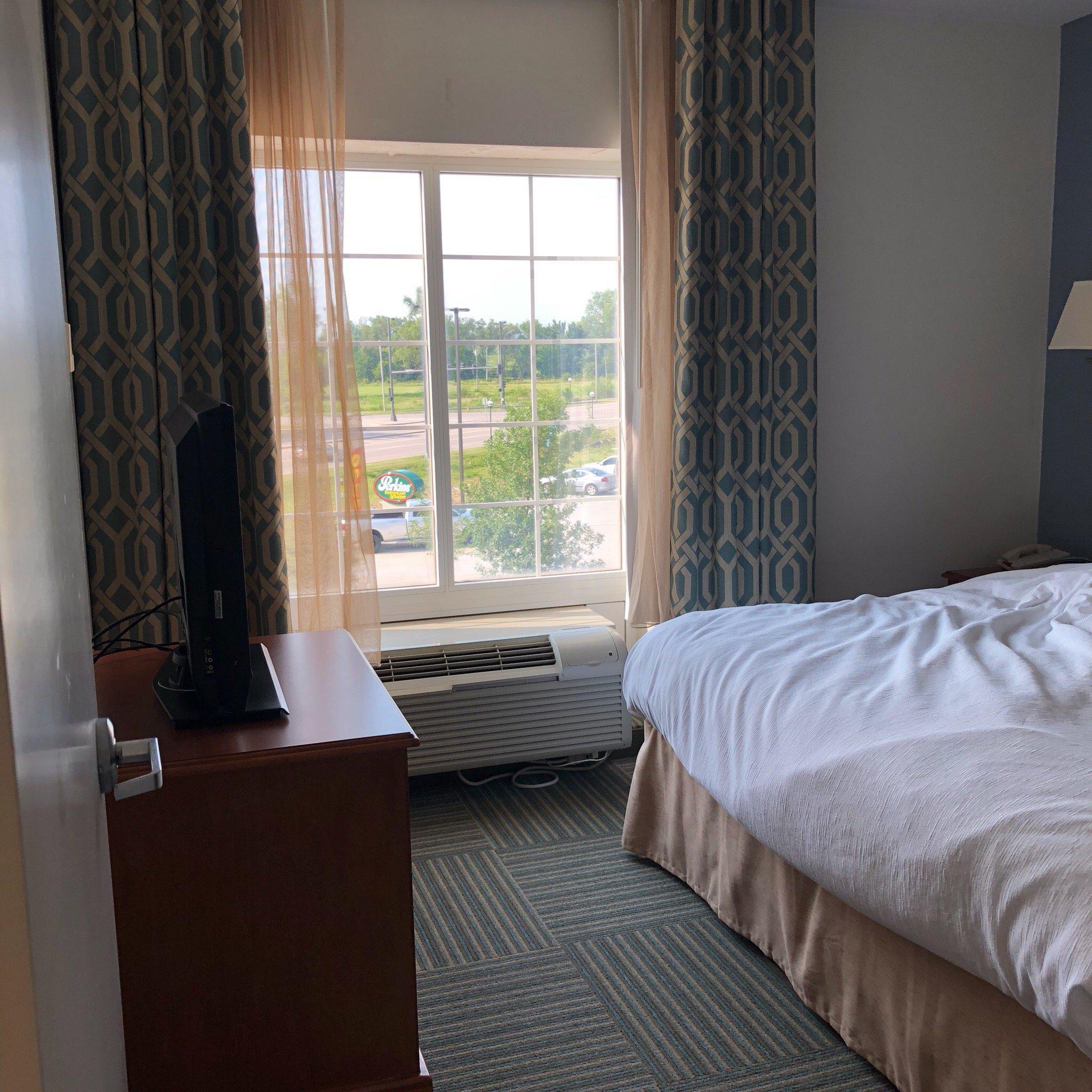 Candlewood Suites Omaha Airport, an IHG Hotel