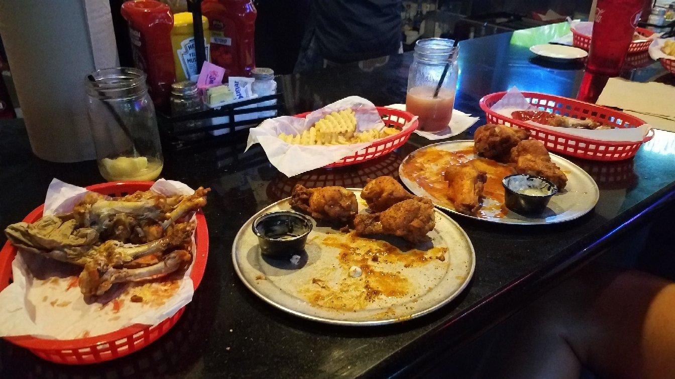 Pluckers Wing Bar