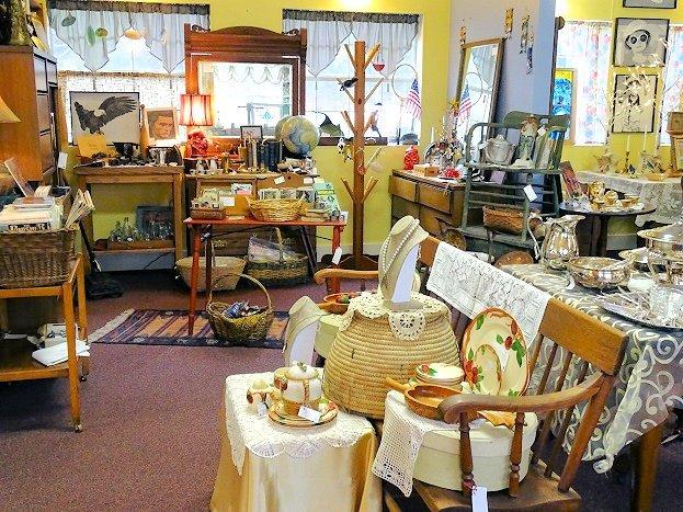 Flutterby Antiques Uniques & Gifts