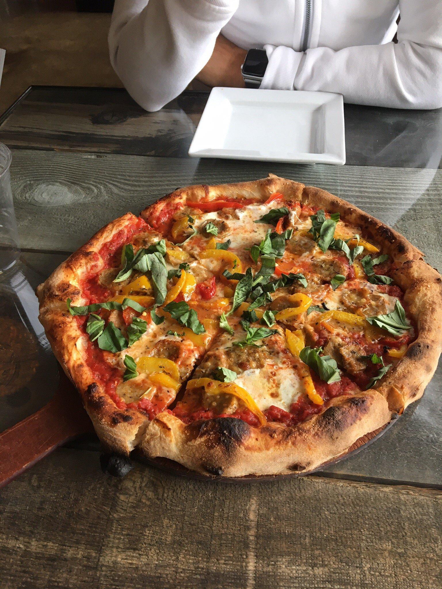 Isabella Artisan Pizza & Craft Beer Garden