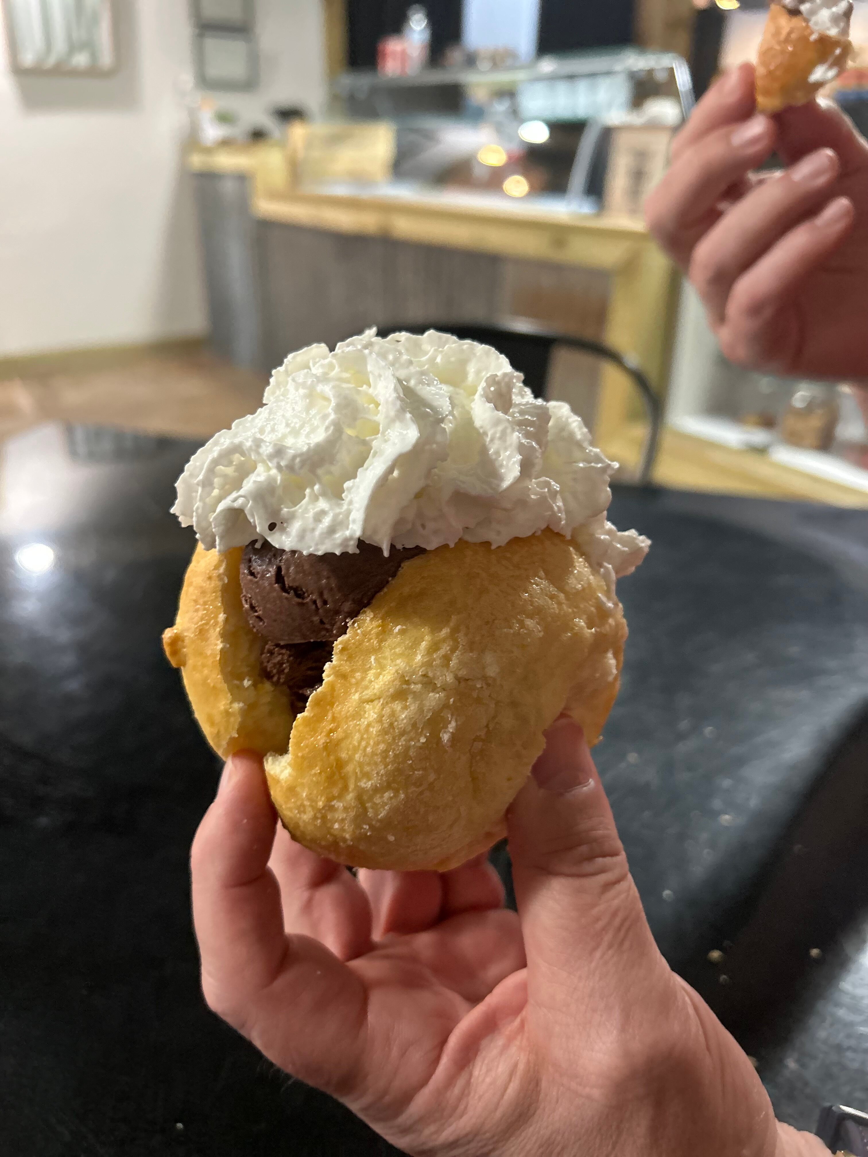 Santini's Sweets and Gelato