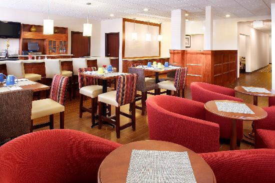 Fairfield Inn & Suites Houston Hobby Airport