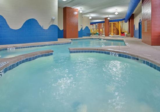 Holiday Inn Omaha Downtown - Waterpark, an IHG Hotel