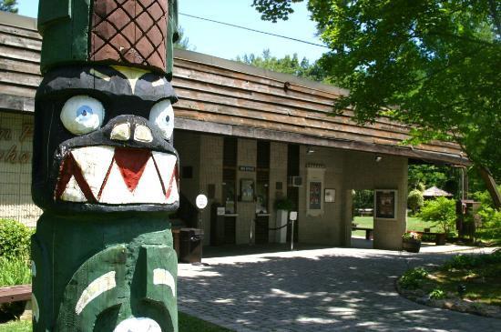 Totem Pole Playhouse