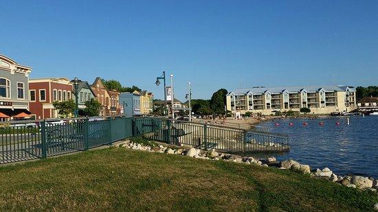 Pewaukee Lakefront Park