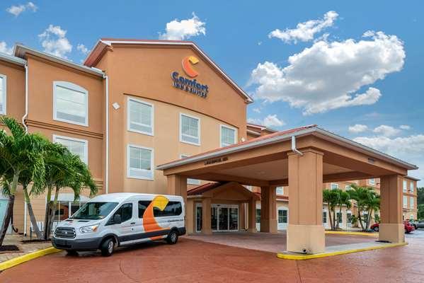 Comfort Inn & Suites Airport