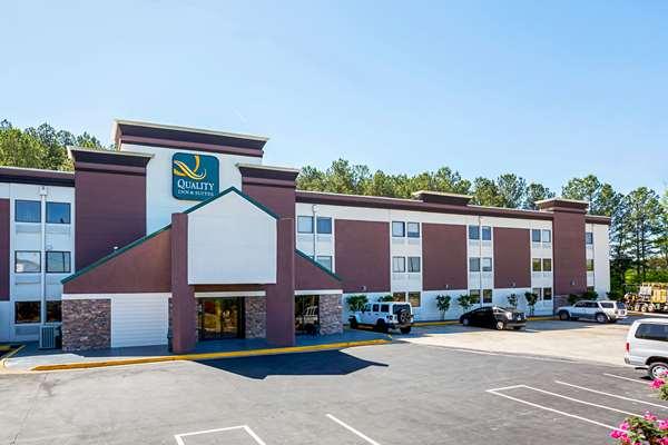 Quality Inn & Suites near Six Flags East