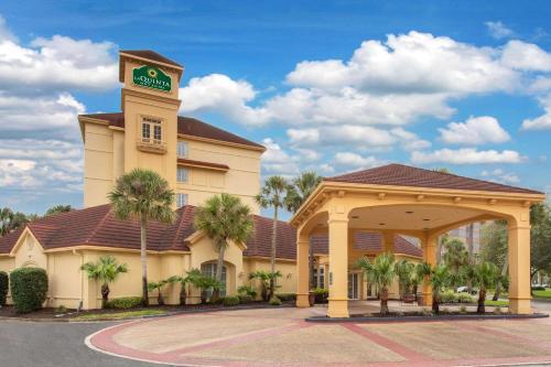 La Quinta Inn & Suites By Wyndham Jacksonville Butler Blvd