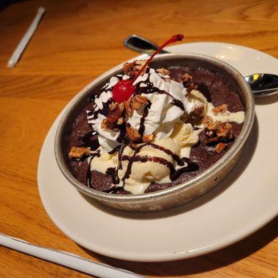 Hot Fudge Brownie Pizookie