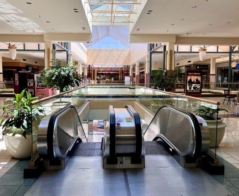 2nd level looking toward food court & carousel next to Cinnabon and mocha emporium