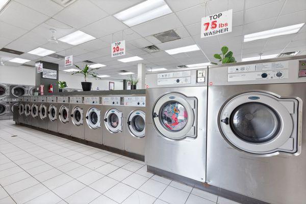 Washers of varying sizes including multiple 75lb machines