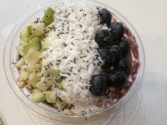 Coconut chia acai bowl