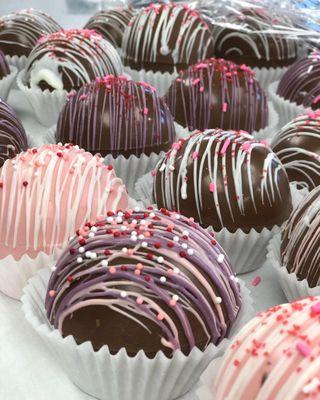 Hot Cocoa Bombs are back for Valentine's Day!