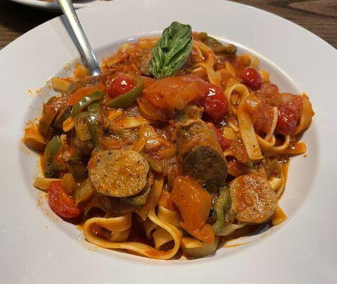 Pasta with Italian Sausage and Peppers (w/fettuccine pasta)