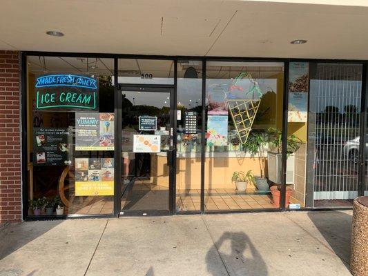 Front door of Marble Slab Creamery