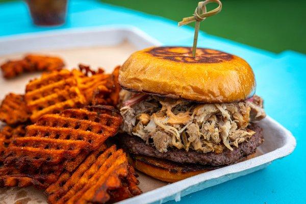 smokehouse burger & sweet potato fries