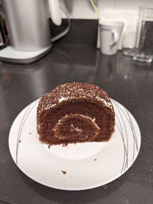 Chocolate roll cake