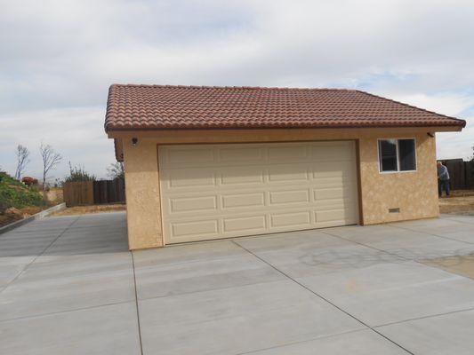 Detached garage