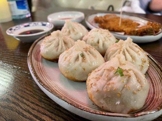 Shanghai Fried Pork Buns (Sheng Jian Bao)