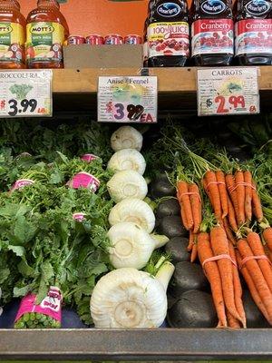 As of November '22, $3.99 each for Fennel and $3.99/lb for Broccoli Rabe.