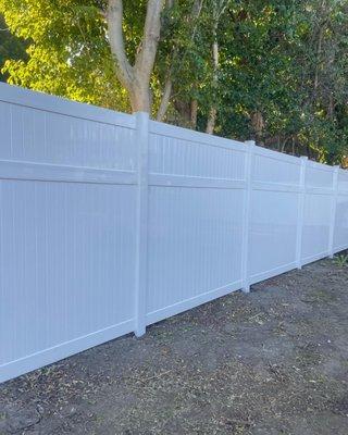 8 FT. High Privacy Vinyl Fence