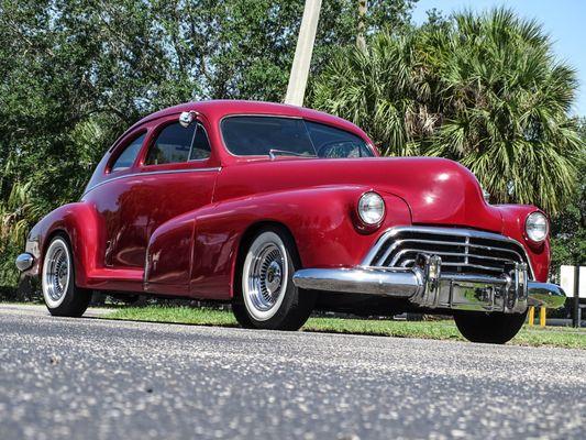 New metal alert!
Check out this gorgeous 1948 Oldsmobile Dynamic 76 street rod!