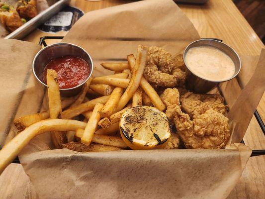 Shrimp Basket with fries