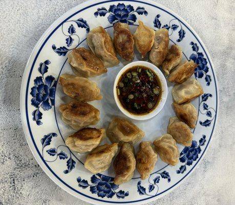 A1.Napa Cabbage w.Pork Potsticker