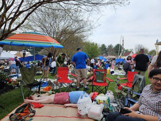 Grass area behind food vendors