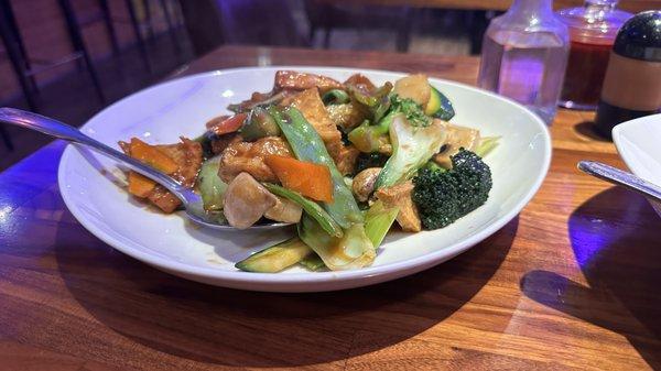 Food is always fresh and tasty! Sautéed tofu and veggies was delicious!