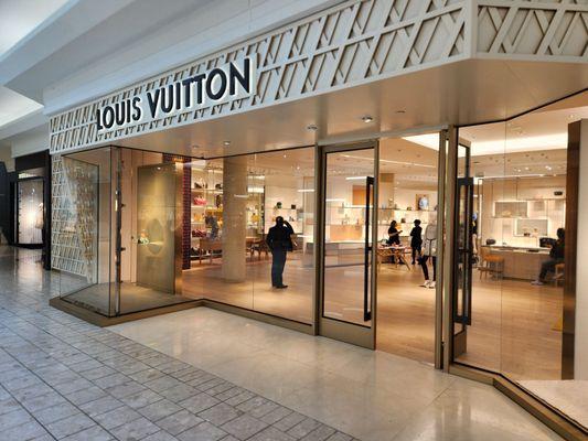 Louis Vuitton Short Hills