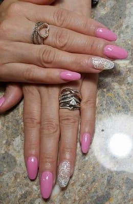 Excited to show off my new nails from the wonderful ladies "Leah, Kay & Chole" of Silk Nails :)