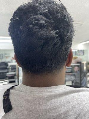 Este cliente tiene mucho años  que le cortó su cabello