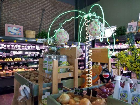 Organic produce display