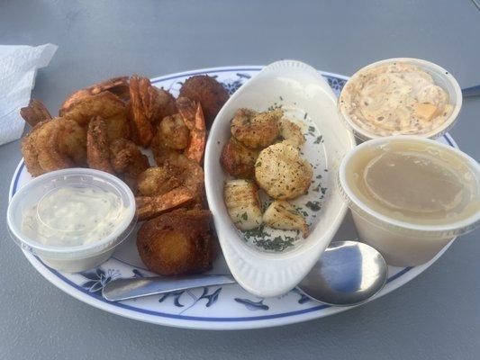 Fried shrimp and broiled scallops!