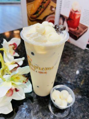 Oolong jasmine milk tea with cheese balls