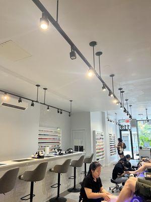 Zeno Nail Bar